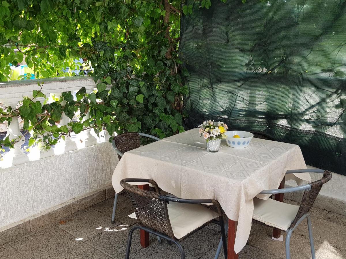 Sunrise Apartment Vir Bagian luar foto