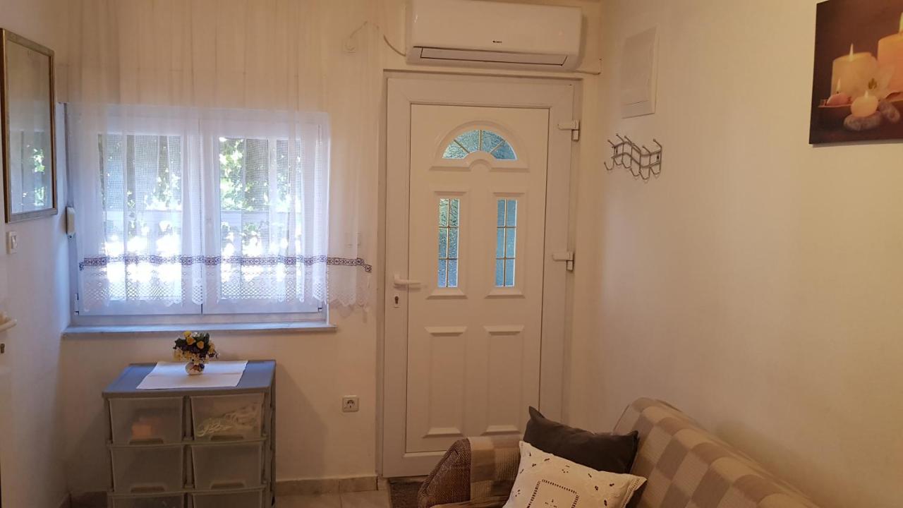 Sunrise Apartment Vir Bagian luar foto